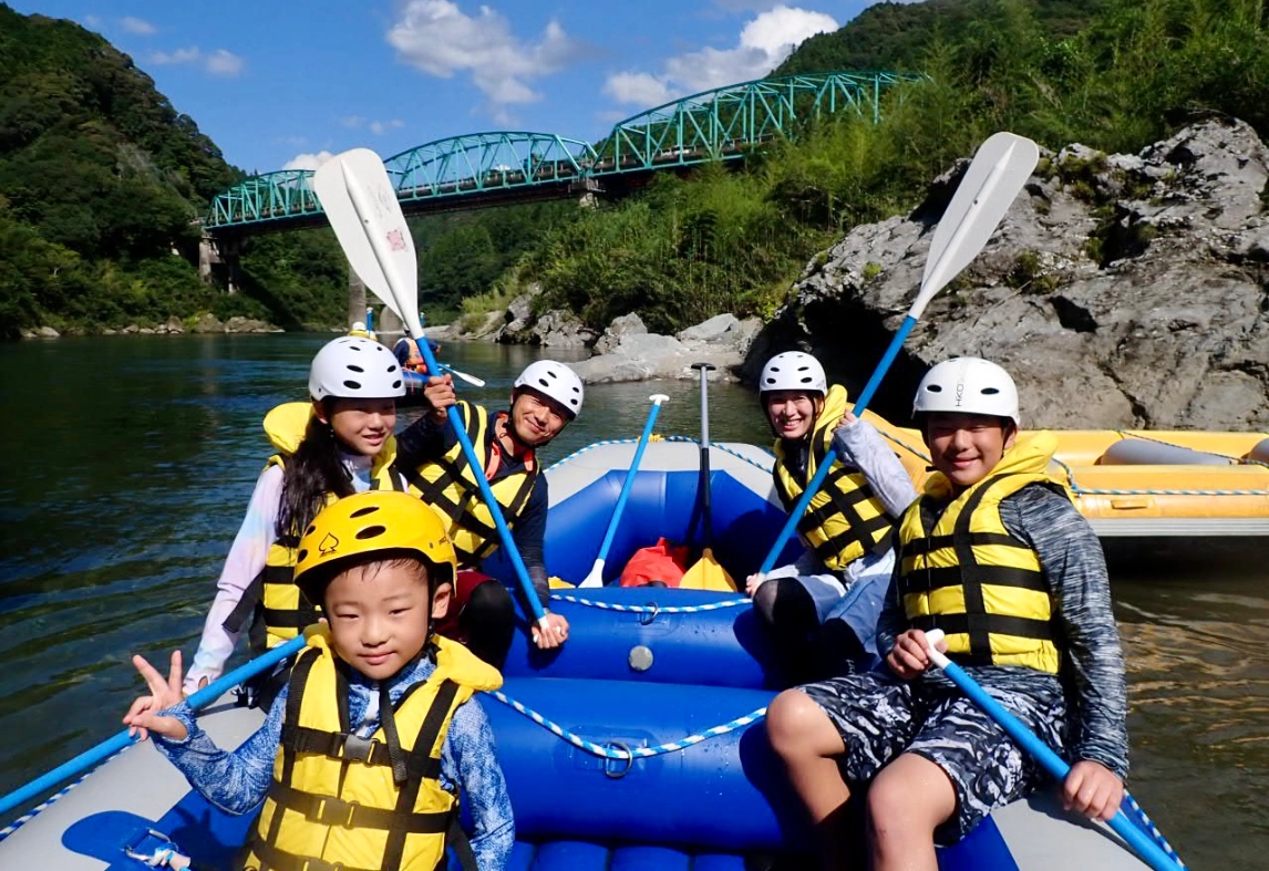 並ぶラフティングボート